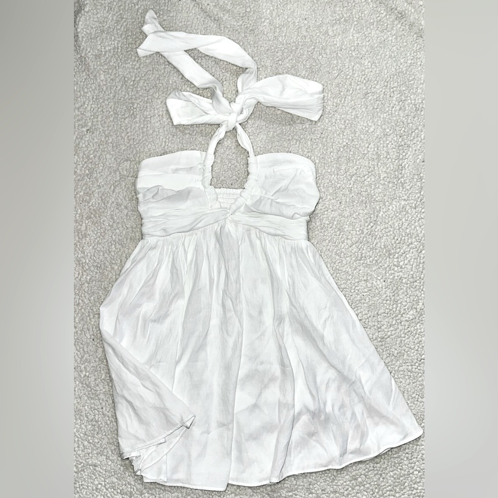DO+BE - White Halter Skater Mini Dress